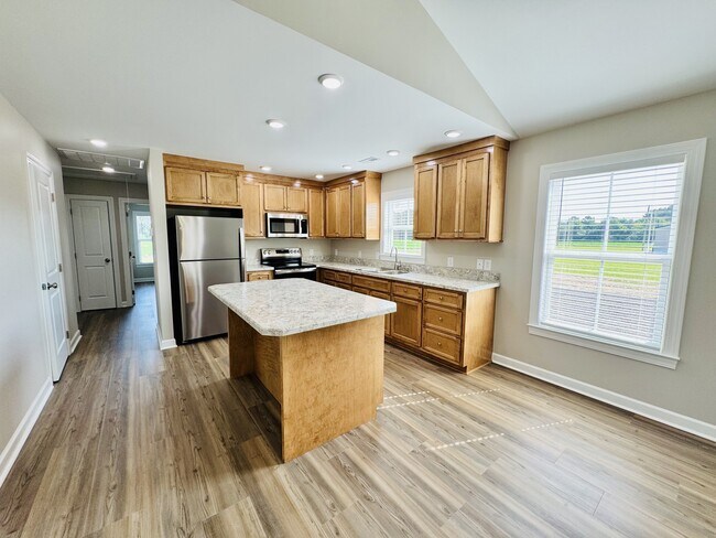 Building Photo - 3935 Mickey Ln