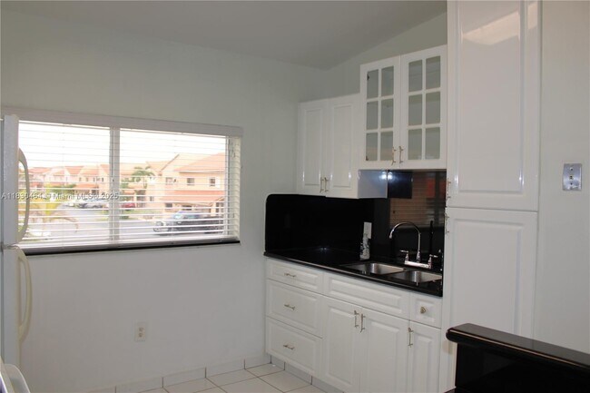Building Photo - 2895 W 76th St