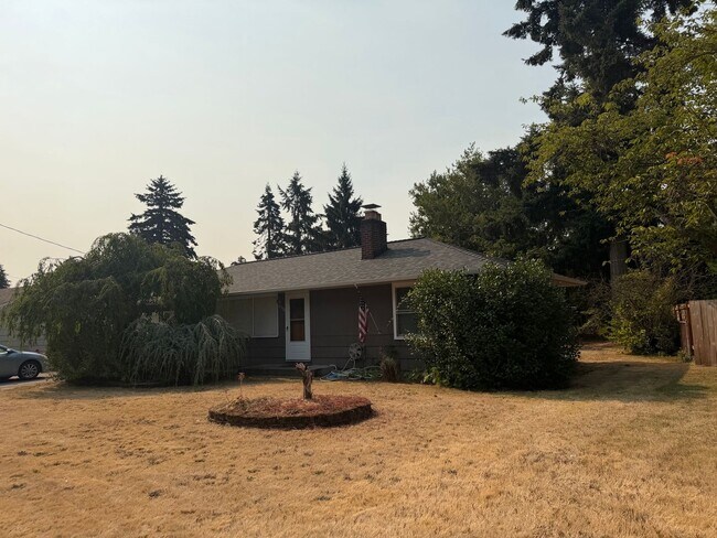 Building Photo - 12506 SE Lincoln Ct
