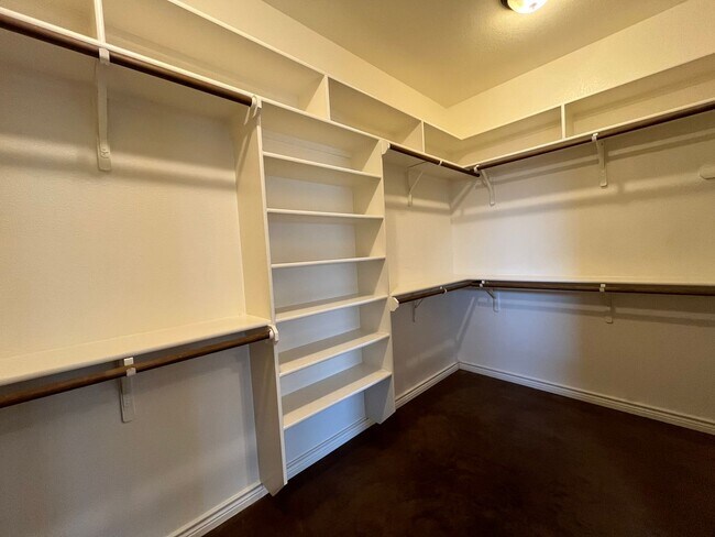 Building Photo - 3 Bedroom Home available for rent.   Refrigerator, washer and dryer included.