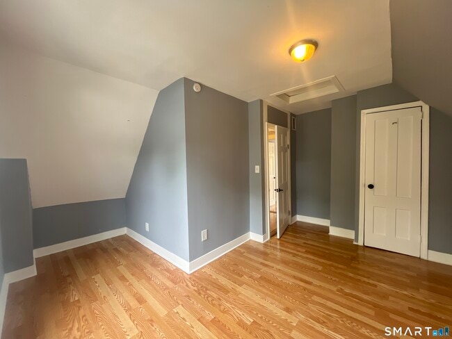 Building Photo - 149 Winchester Ave