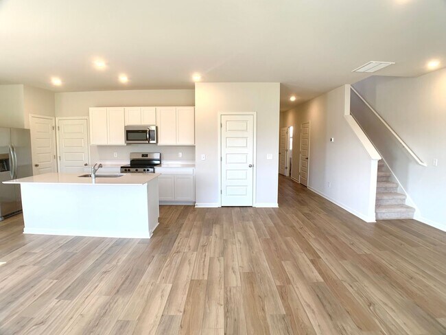 Building Photo - 821 Moray Ln