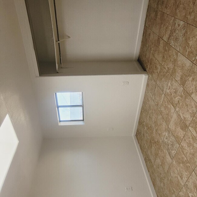 Building Photo - 4412 N 67th Ave