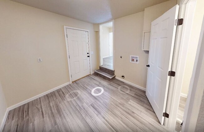 Building Photo - Charming Single Family Home