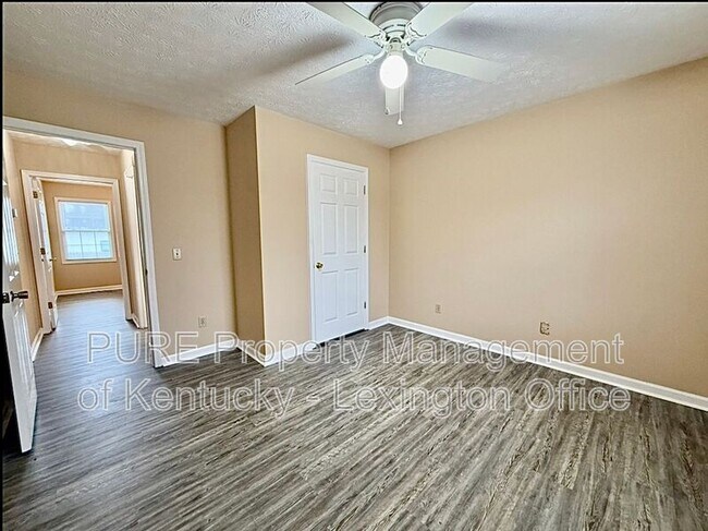 Building Photo - 198 Daisy St