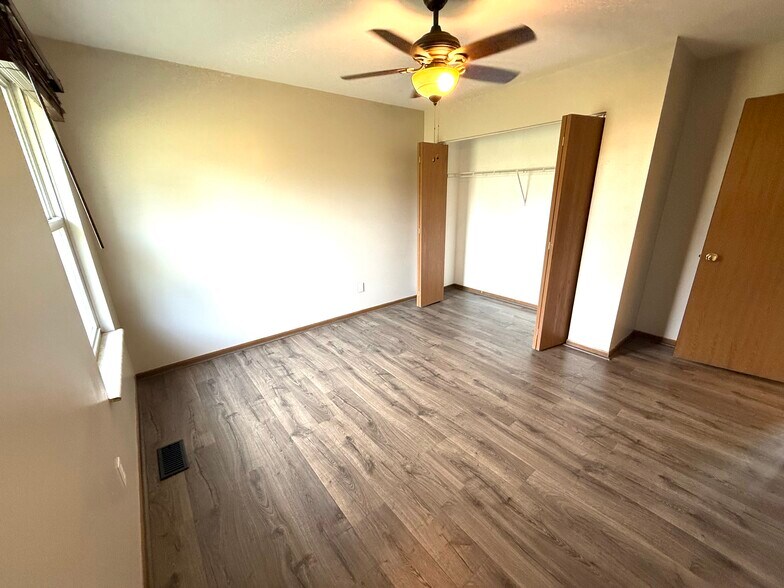 Building Photo - 608 Linda Ln