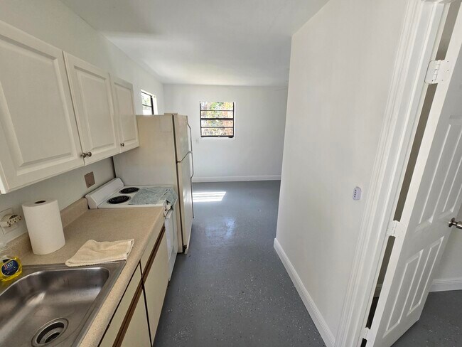 Building Photo - 1955 10th Pl