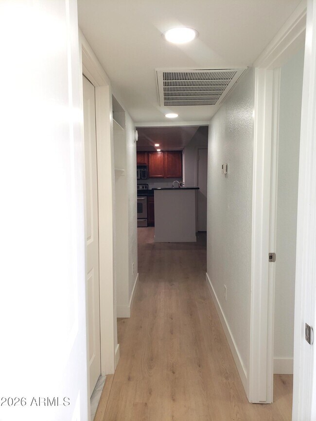 Building Photo - 5757 W Eugie Ave