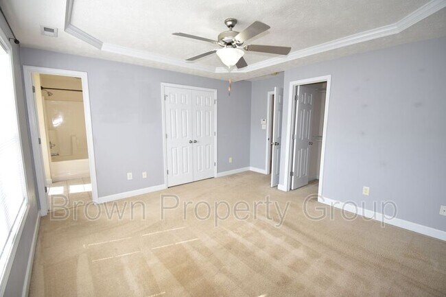 Building Photo - 165 Pender Rd