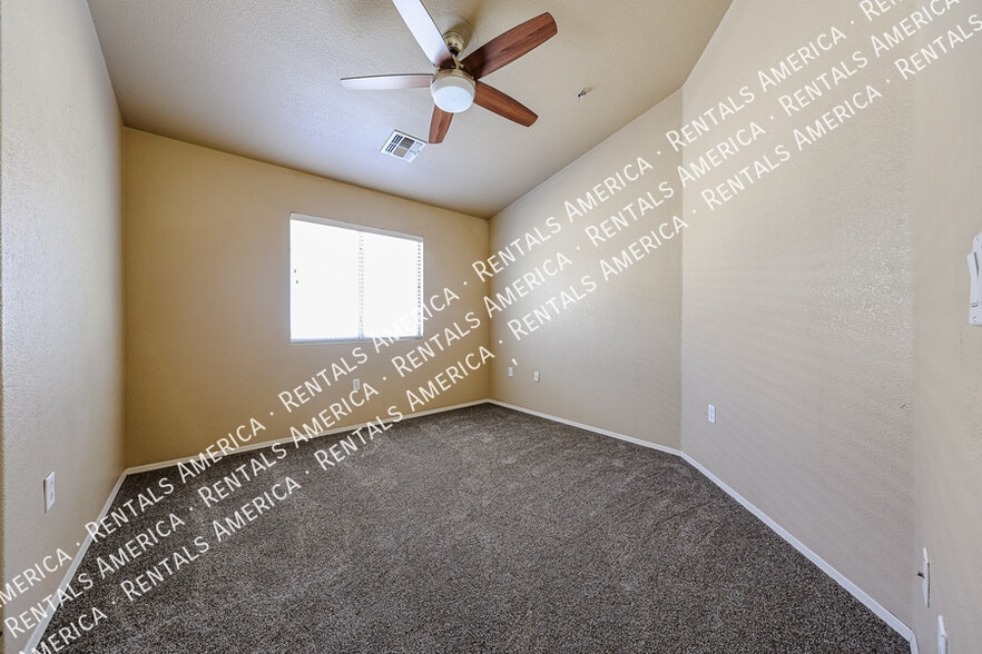 Building Photo - 2401 E Rio Salado Pkwy