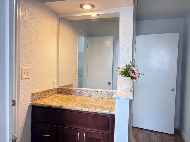 Building Photo - 11547 Willwood Dr
