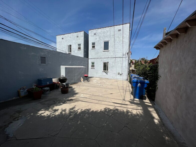 Building Photo - 1874 S Redondo Blvd