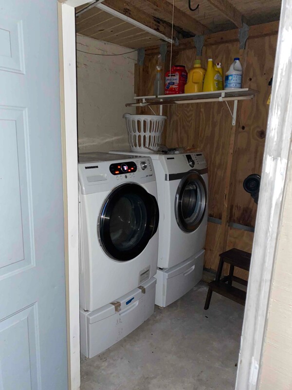 Building Photo - 610 1st Ave NE