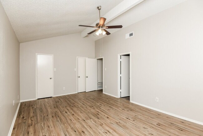 Building Photo - 5016 Santa Fe Ct