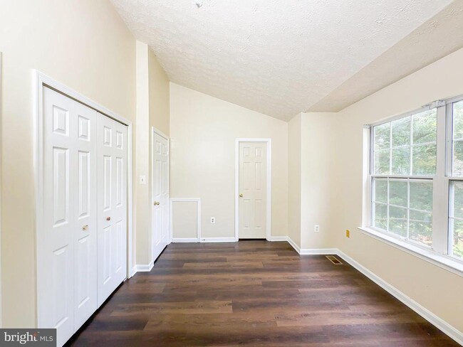 Building Photo - 7218 Mahogany Dr