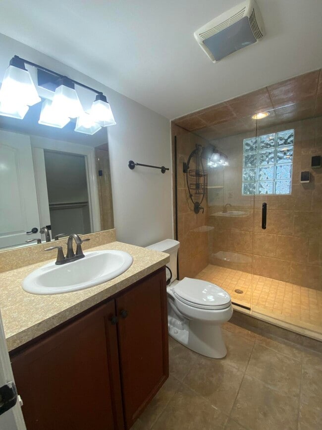 Building Photo - 5015 N Territorial Rd