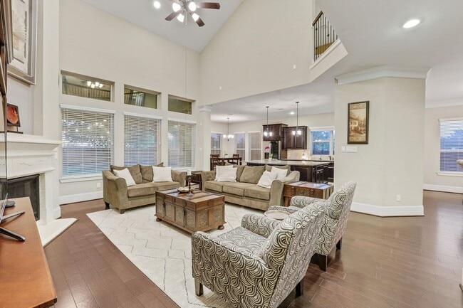Building Photo - 10423 Hatcher Dr