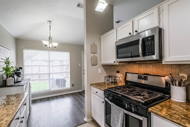 Building Photo - 4311 Duesenberg Ct