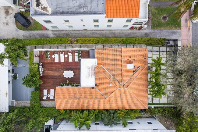 Building Photo - 1544 Michigan Ave