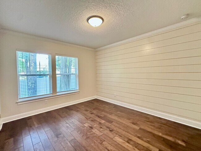 Building Photo - 4 Bed/3 Bath Coastal Beauty!