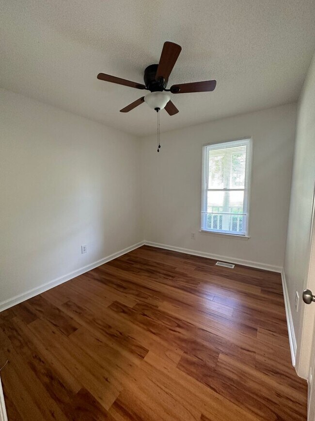 Building Photo - 3 bedroom close to Downtown Wendell