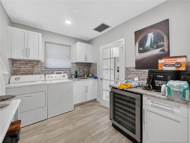 Building Photo - 724 NW Spruce Ridge Dr