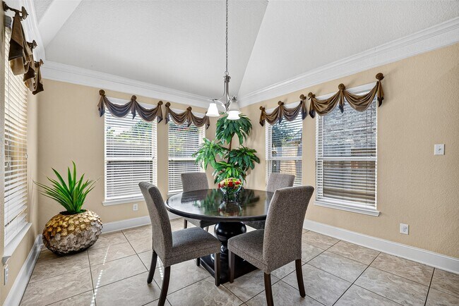 Building Photo - 2624 Holbrook Springs Ln