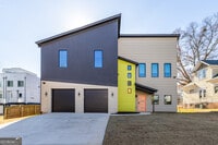 Building Photo - 2017 Memorial Dr SE