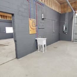 Building Photo - 503 Pine Ave