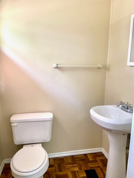 Building Photo - 1407 11th St S