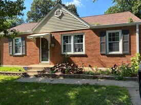 Building Photo - 11 S Duchesne Dr