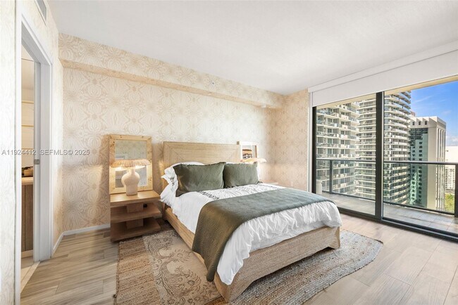 Building Photo - 801 S Miami Ave