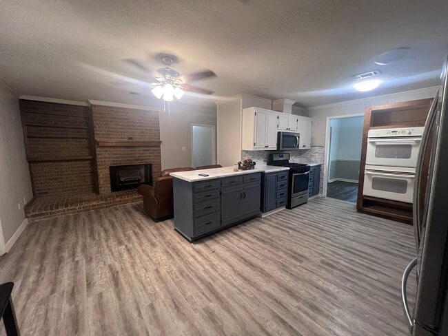 Building Photo - 206 Indian Trail