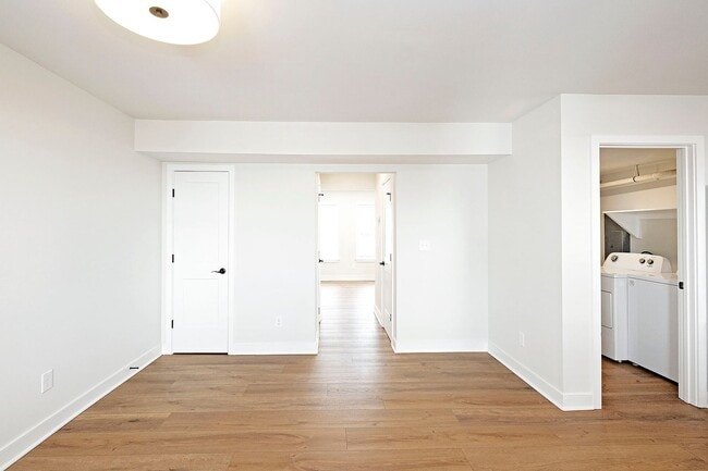 Building Photo - 917 Belmont Ave
