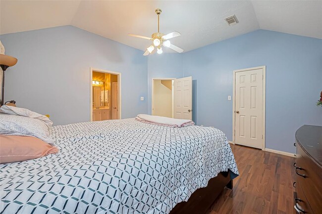 Building Photo - 10323 Emerald Pine Dr