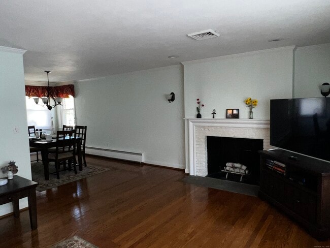 Building Photo - 3 Old Field Rd