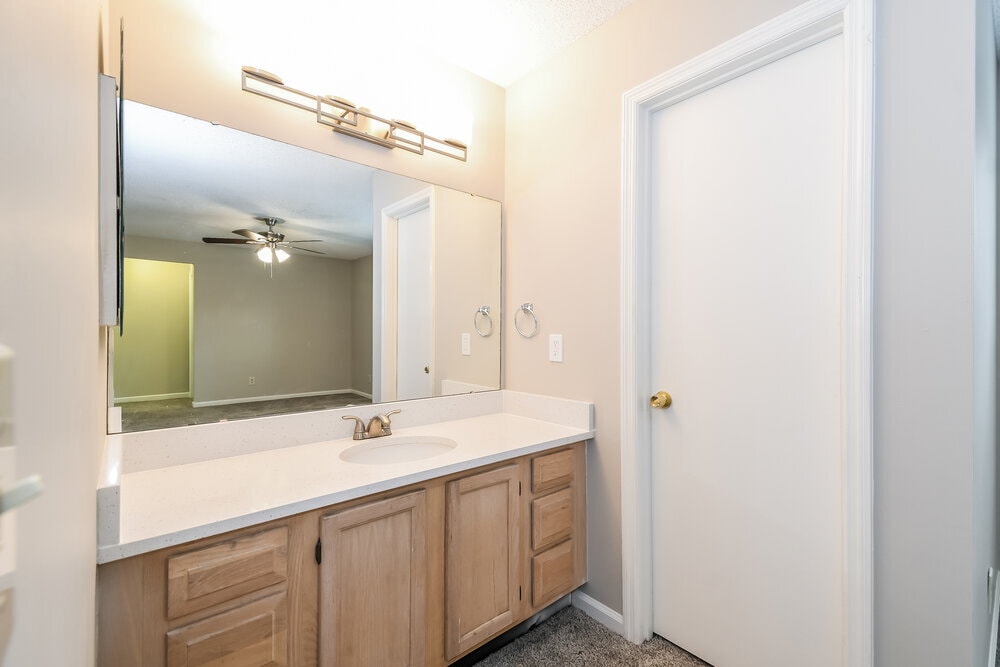 Building Photo - 14275 Portulaca Ave S