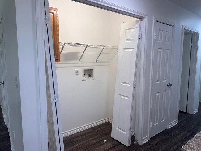 Building Photo - 112 Palamino Ct