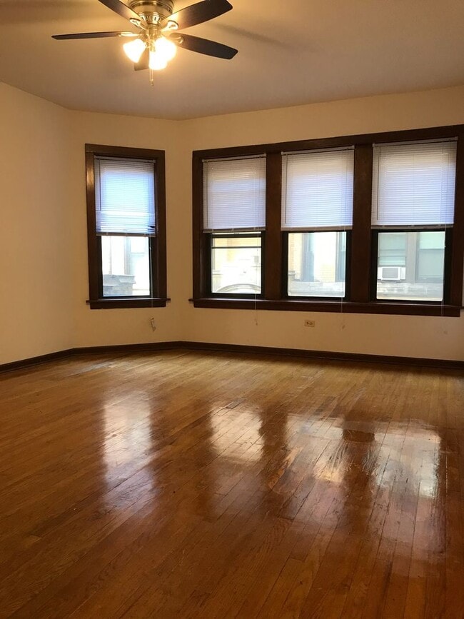 Building Photo - Beautiful Studio Apartment Available for Sublet March 1st