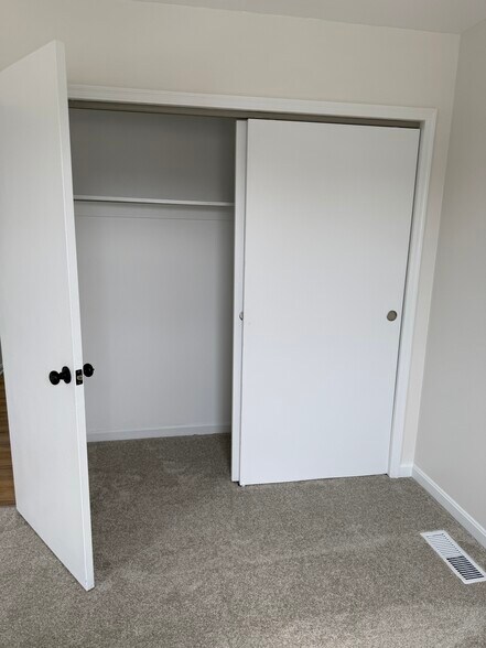 Building Photo - 951 Villa View Ct