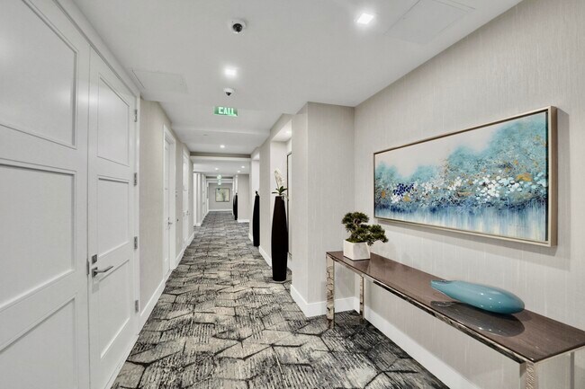 Building Photo - 155 E Boca Raton Rd
