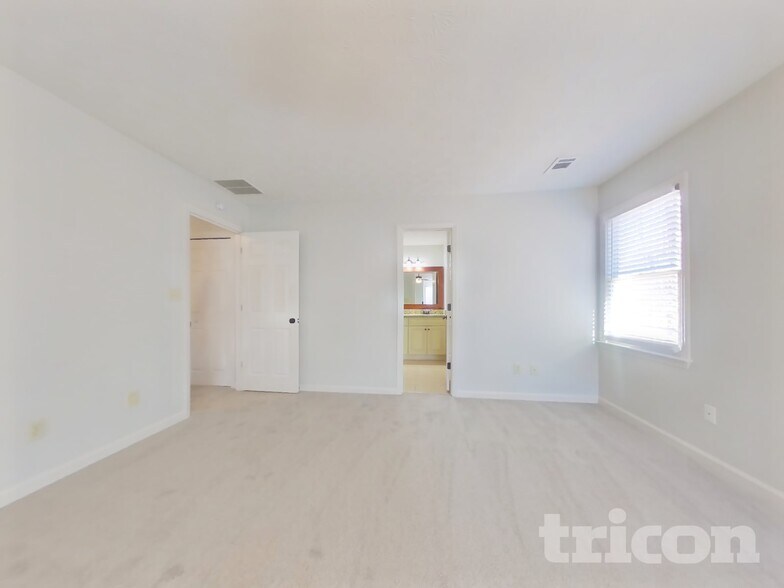 Building Photo - 117 Jay Wood Dr