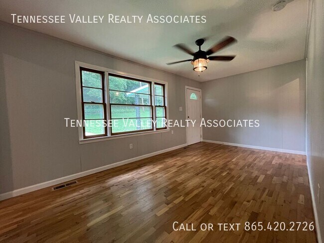 Building Photo - 3009 Cox Ln