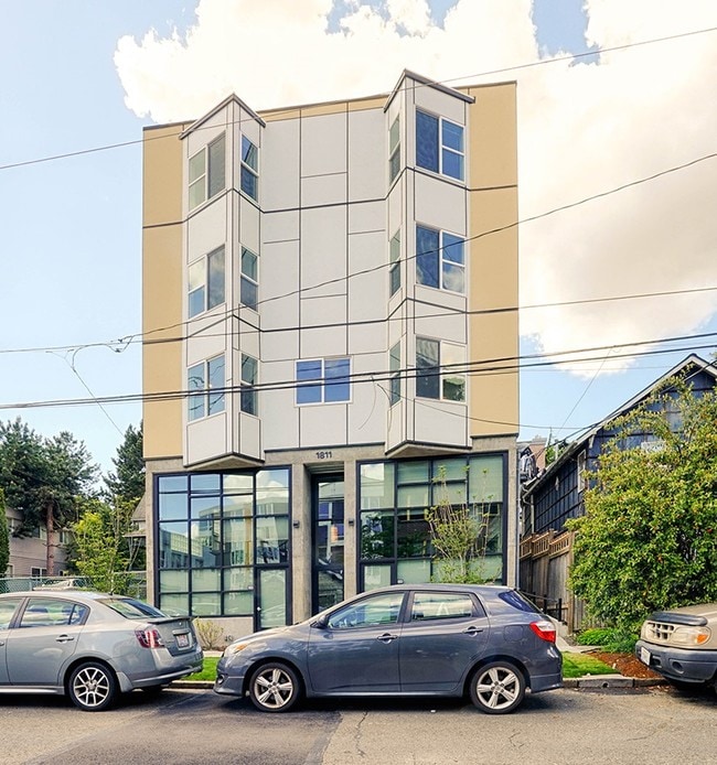 Madison 2.0 Room for rent 1811 20th Ave Seattle WA 98122