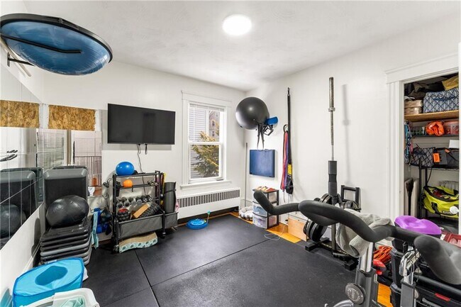 Building Photo - 19 Vale St