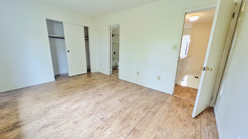 Building Photo - 533 E Graham Pl