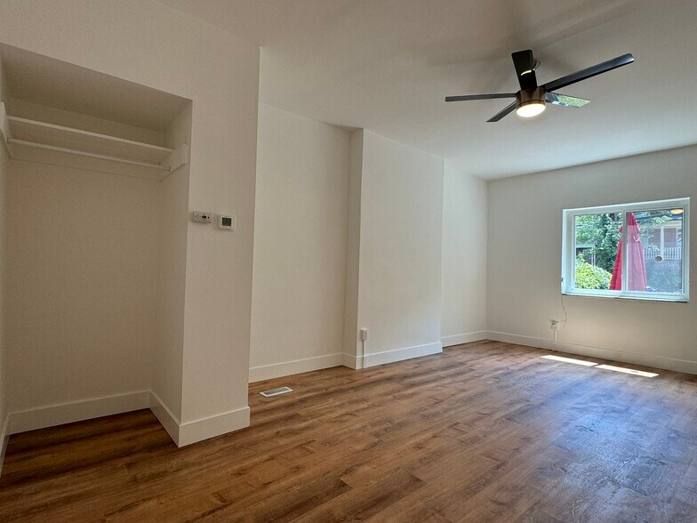 Building Photo - 5435 Black St