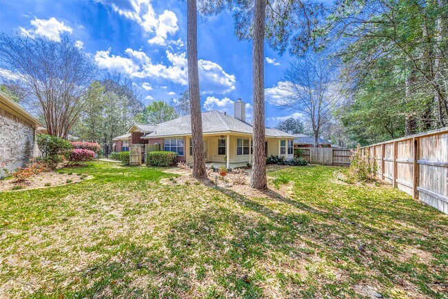 Building Photo - 134 E Foxbriar Forest Cir