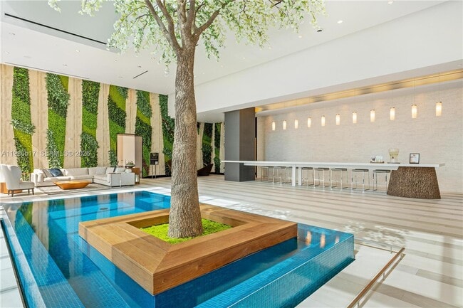 Building Photo - 851 NE 1st Ave