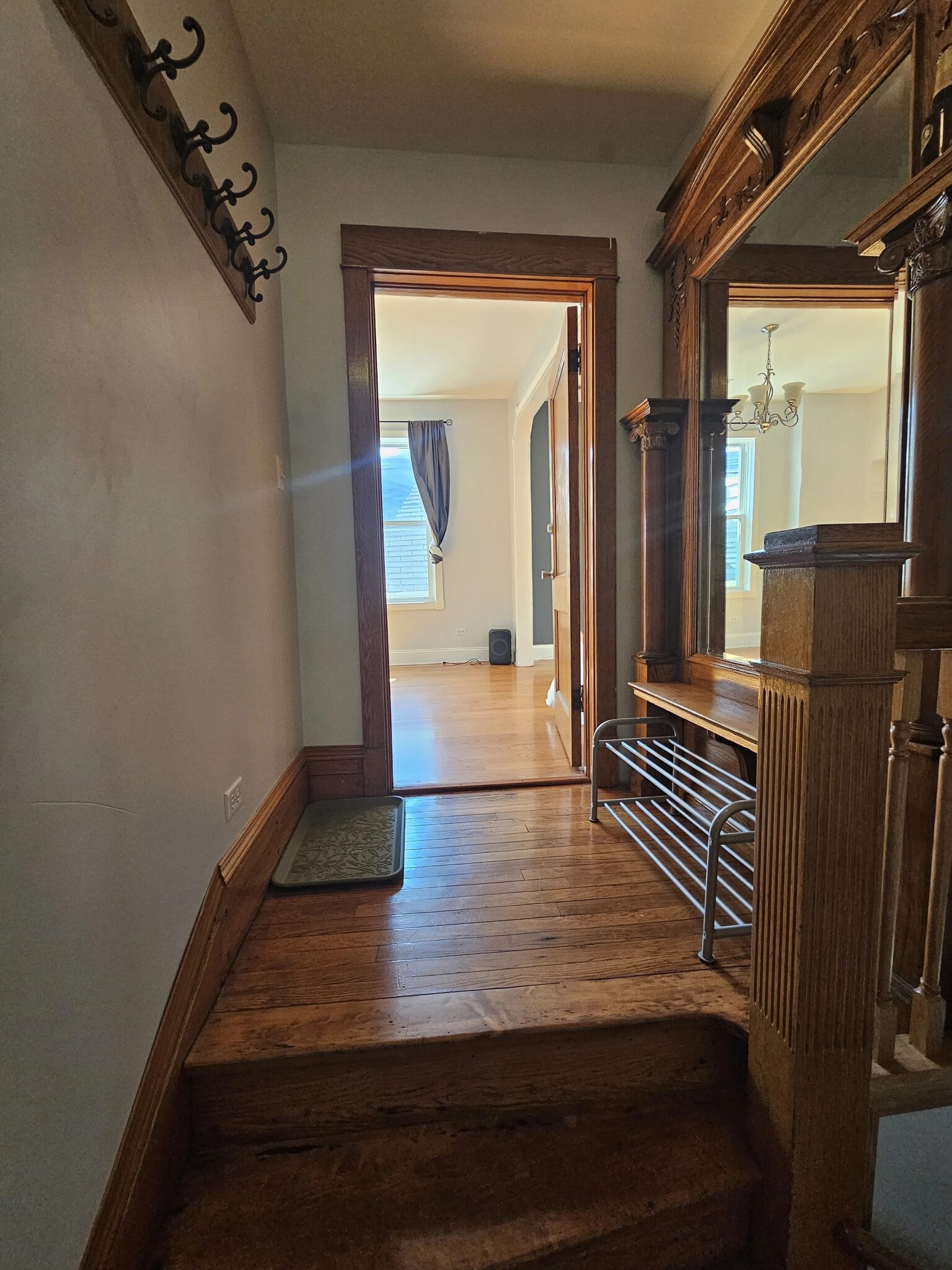 Entry - 3576 W Belden Ave